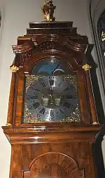 Ein Bild von der Meybach-Uhr