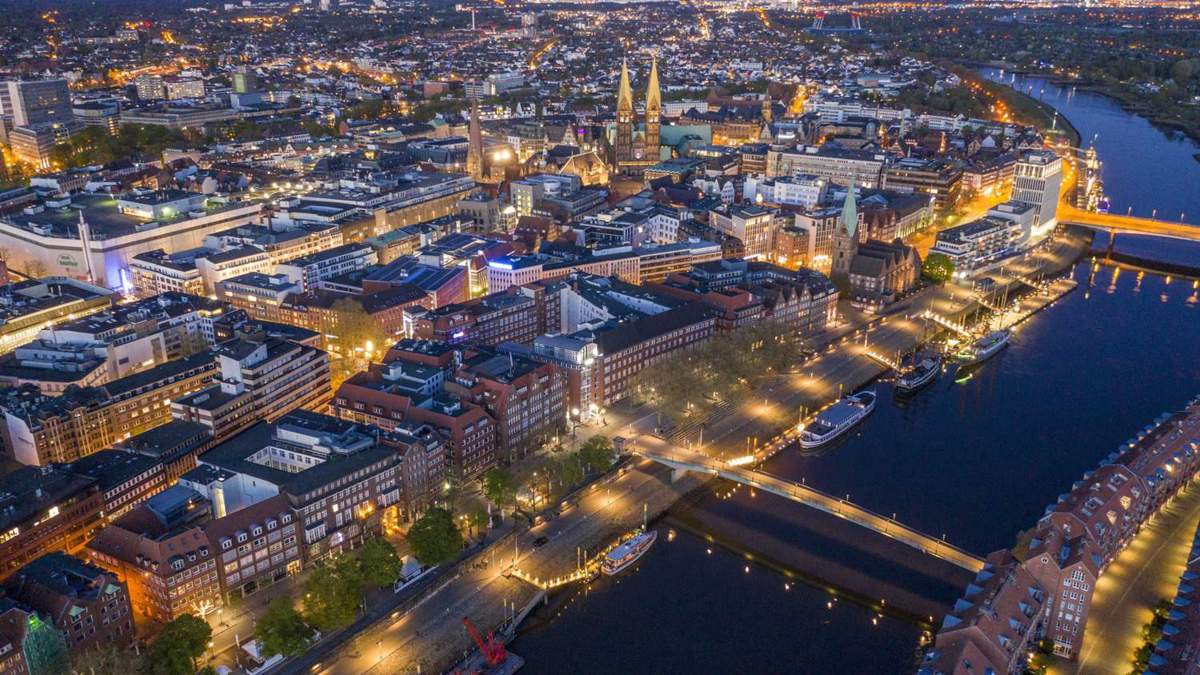 die weser ist insgesamt 452 kilometer lang.